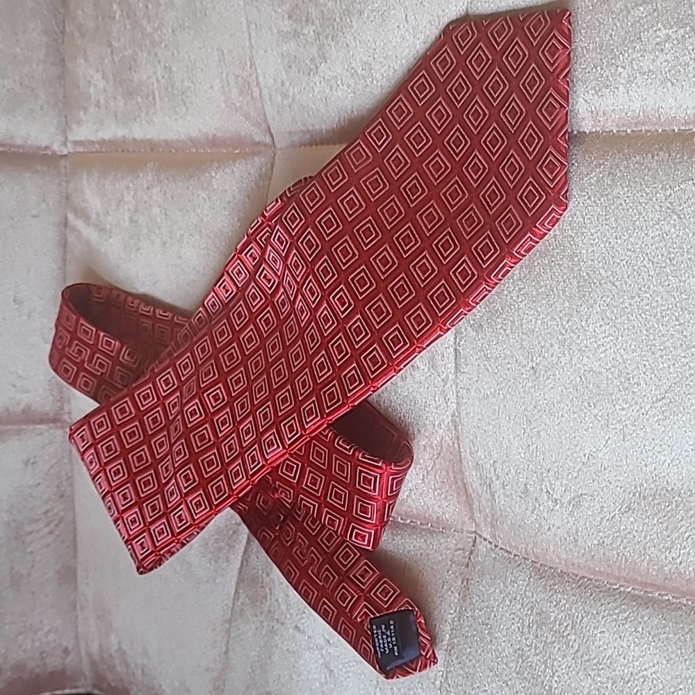 Hart Schaffer Marx Neck Tie